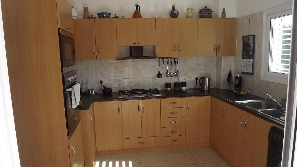 Miami Paphos region.Very spacious 2 bed Apartment with Title deeds